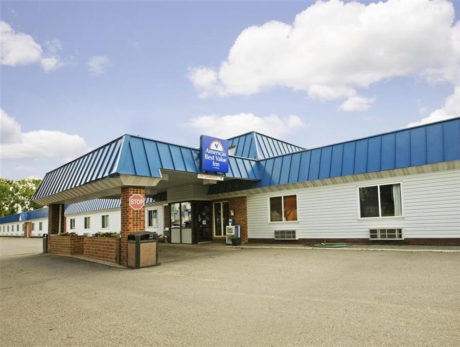 Americas Best Value Inn Grand Forks Exterior photo