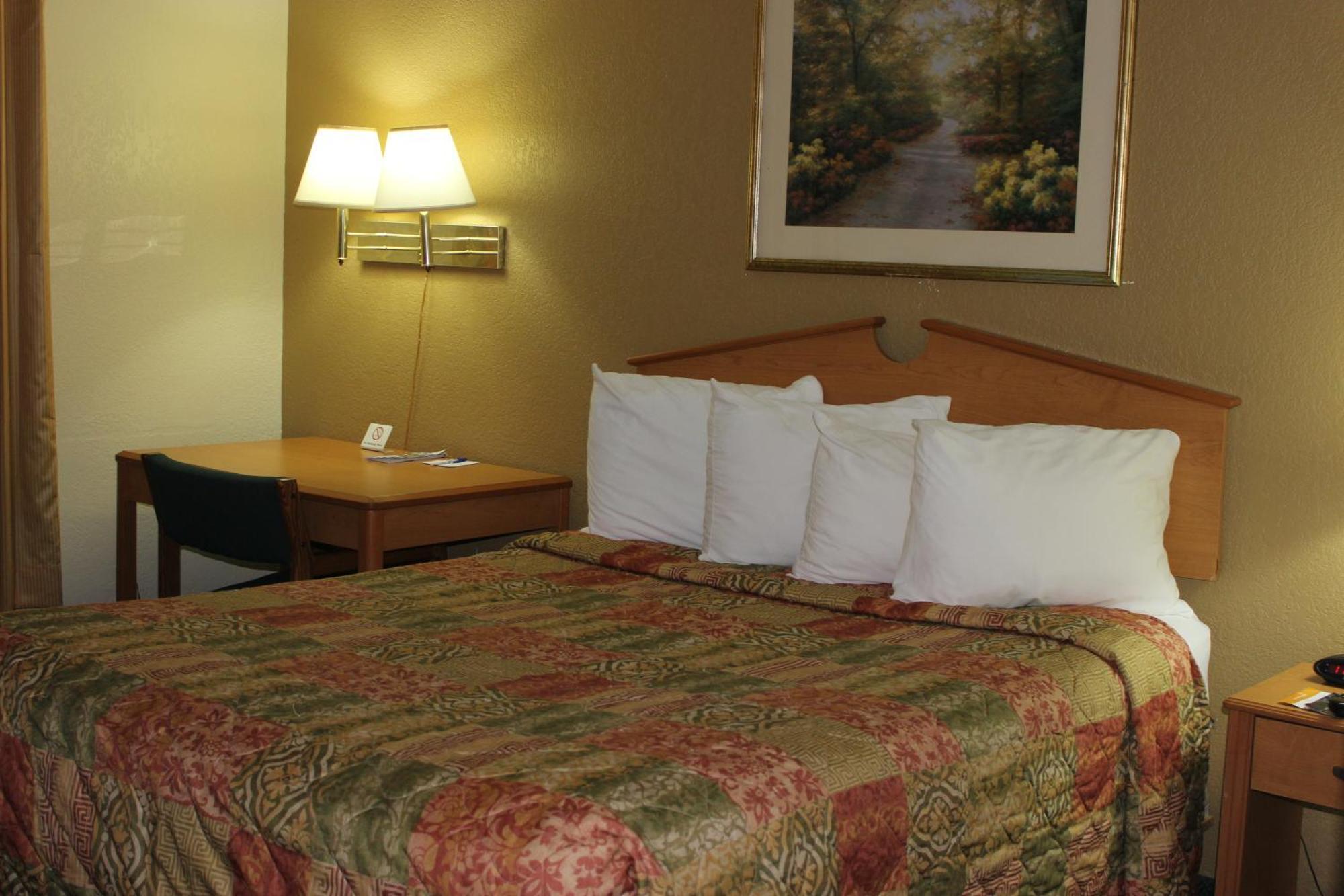 Americas Best Value Inn Grand Forks Exterior photo