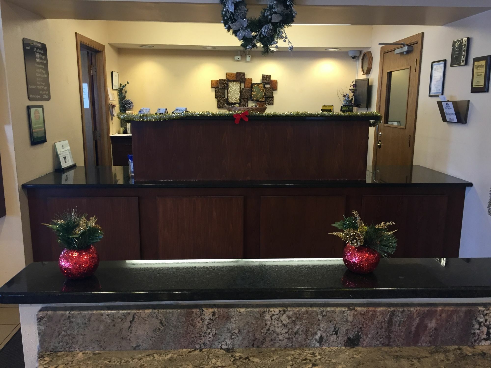 Americas Best Value Inn Grand Forks Exterior photo